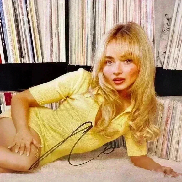 Signed Insert - Sabrina Carpenter Short N' Sweet Light Sky Blue LP Vinyl Record - Picture 2 of 6